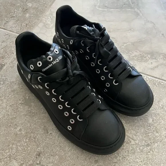 Alexander McQueen Oversized Eyelet Detail Sneakers in Black, New, Size 42 - Picture 7 of 11